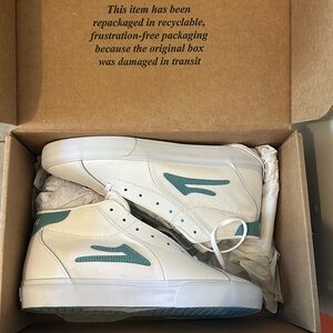 🎁 LAKAI men’s shoes baby blue and white never worn